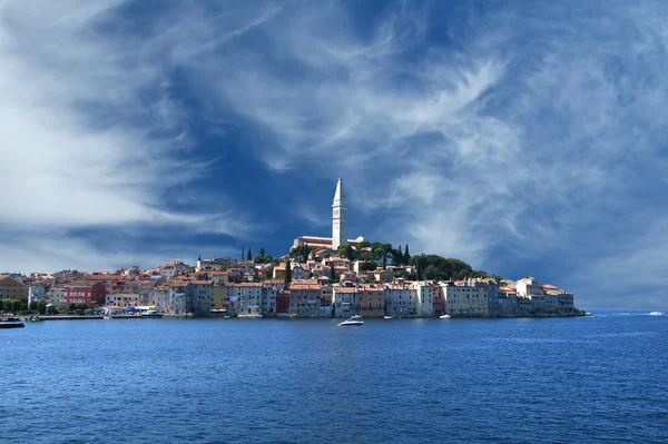 Eski Şehir Rovinj Denizden Hırvatistan Kuzey Adriyatik Denizi Üzerinde Yer — Stok fotoğraf