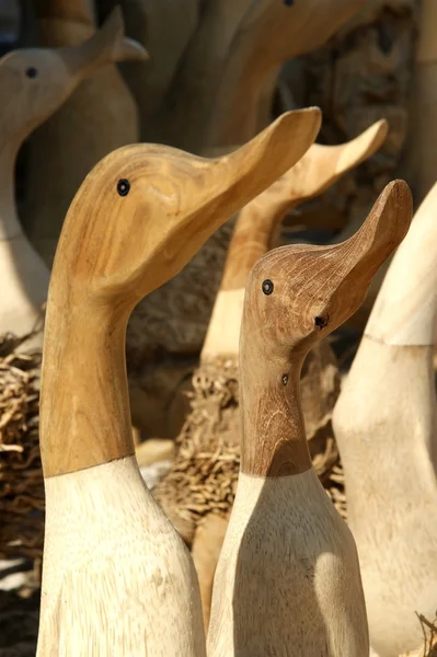 Souvenir foto van hout duck close-up Rechtenvrije Stockafbeeldingen