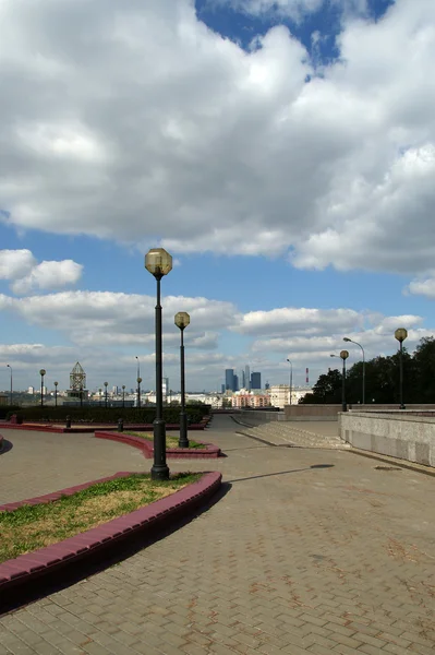 莫斯科市附近的俄罗斯科学院主席团大厦观景平台从一般视图 — 图库照片