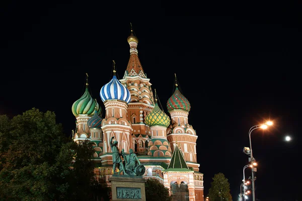 Moskwa w nocy, Rosja, plac czerwony, Katedra wstawiennictwem Najświętszej — Zdjęcie stockowe