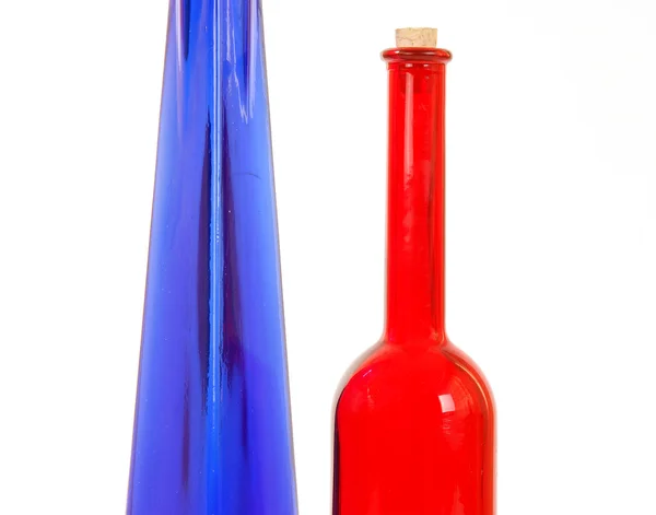 Barevné skleněné vázy na bílém pozadí — Stock fotografie