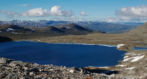 Озеро Северной Скандинавии — стоковое фото