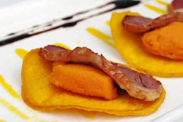 Appetizer: Duck Meat with Sweet Potato — Stock Photo, Image