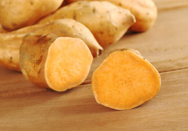 Sweet Potato on Wood — Stock Photo, Image