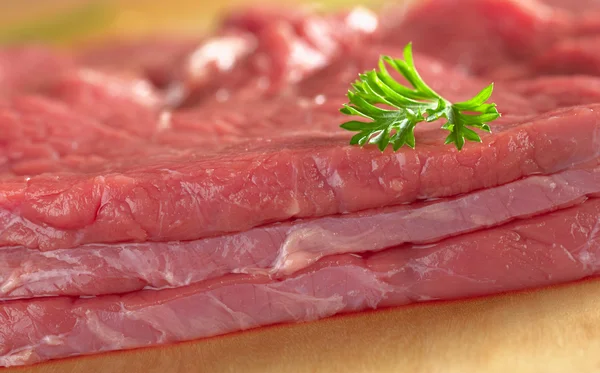 Fatias de carne fresca de vaca — Fotografia de Stock