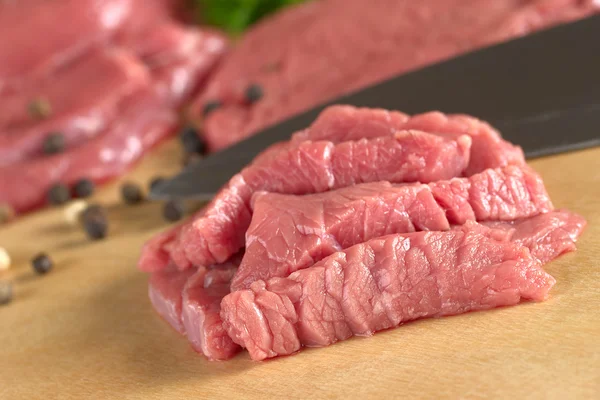 Свежее мясо говядины — стоковое фото
