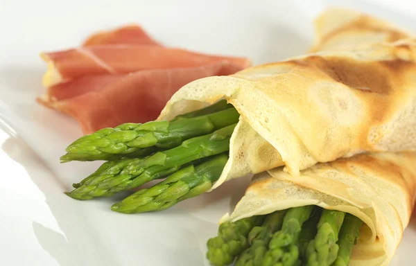 Green Asparagus in Crepes — Stock Photo, Image