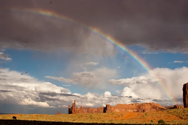 Arcobaleno sulla Monument Valley — Foto Stock