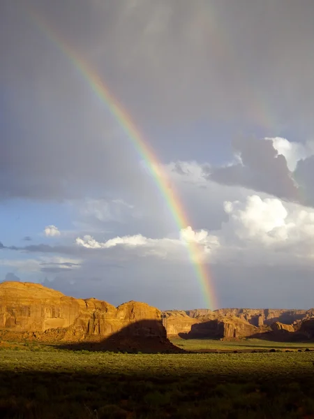 Doppio arcobaleno sulla Monument Valley — Foto Stock
