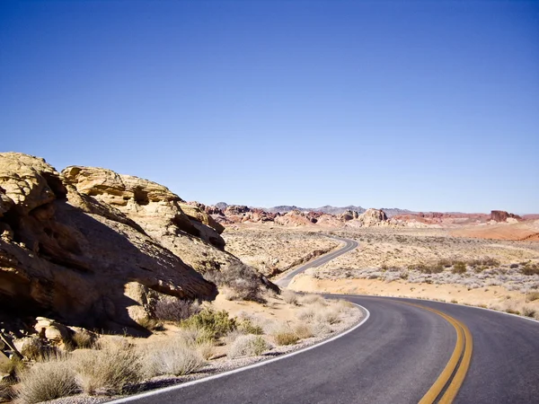 Largo Sinuoso Camino Del Desierto Curva Distancia —  Fotos de Stock