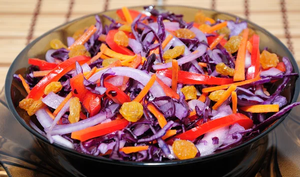 Salad Blue Cabbage Carrots Peppers Raisins — Stock Photo, Image