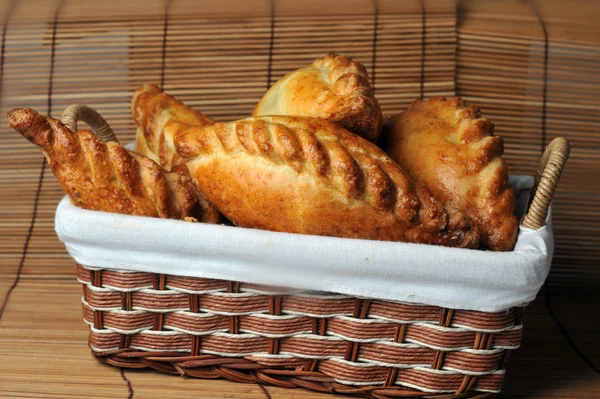 Pies in basket — Stock Photo, Image