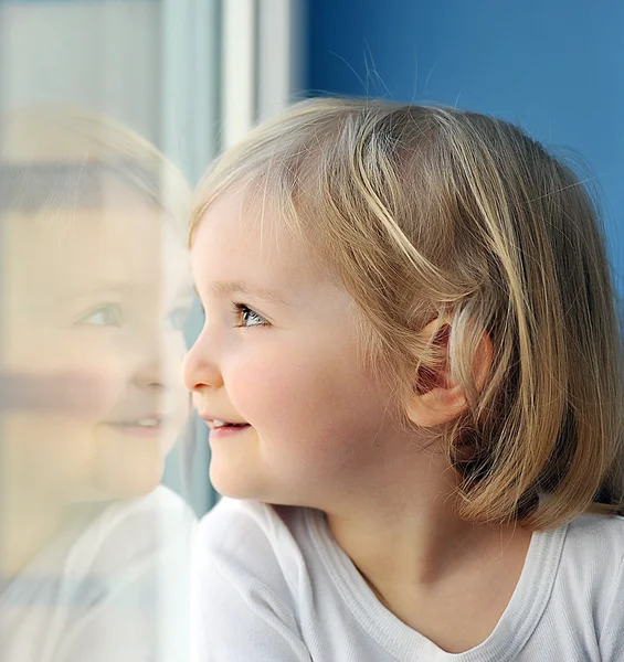 Cheerful Little Girl Sits Window Portrait — Stock Photo, Image