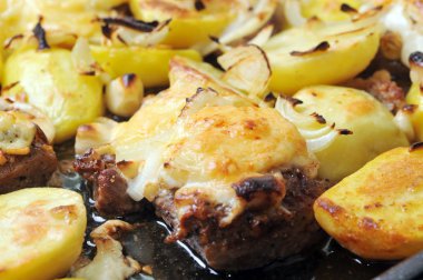 Tavuk patates ile