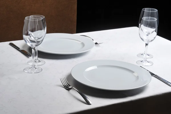 Tabelas definidas para refeição — Fotografia de Stock
