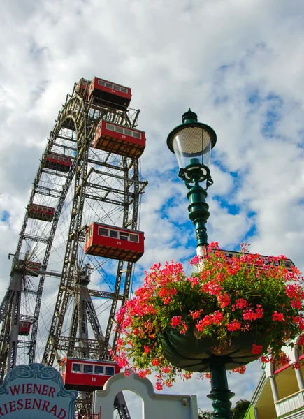 Wiener Riesenrad (Ruota panoramica gigante di Vienna ) Immagine Stock