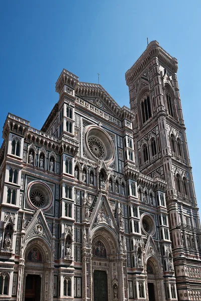 Basilica di santa maria del fiore, Fassade der Florenz-Kathedrale — Stockfoto