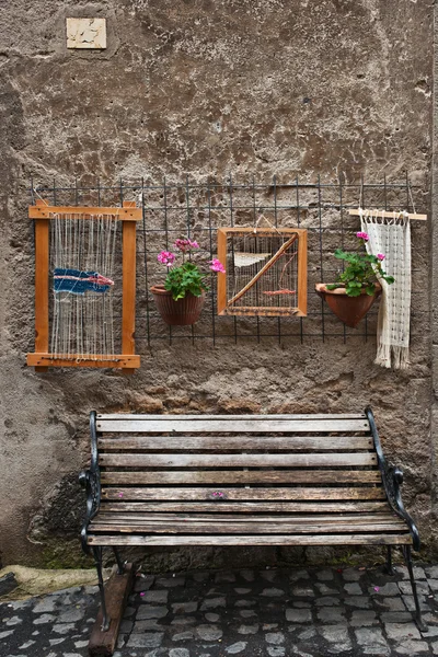 イタリア ウンブリア州、オルビエートの旧市街のベンチ — ストック写真