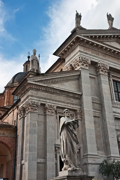 Το duomo (καθεδρικός ναός) του urbino, marche, Ιταλία — Φωτογραφία Αρχείου