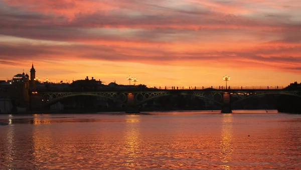 A Guadalquivir folyó naplemente. — Stock Fotó