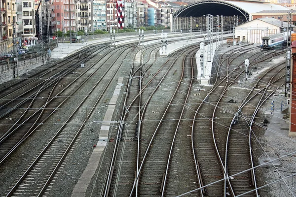 Jernbaner og køreledninger - Stock-foto