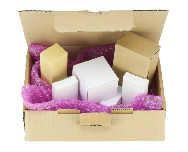 Egyszerű Karton Dobozok Készlet Ipari Csomagolás Alkatrészek Elszigetelt Fehér Javítás — Stock Fotó