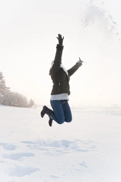 Obrázek Dívka Která Skočila Sněhu — Stock fotografie