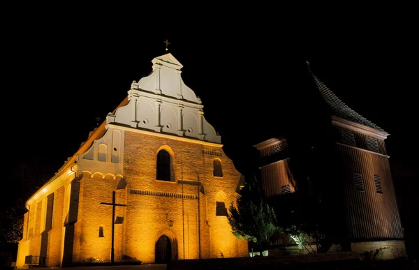 Gotycki kościół w nocy, — Zdjęcie stockowe