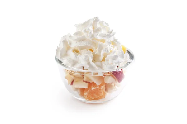 Salada Frutas Com Chantilly Tigela Vidro Isolada Branco — Fotografia de Stock