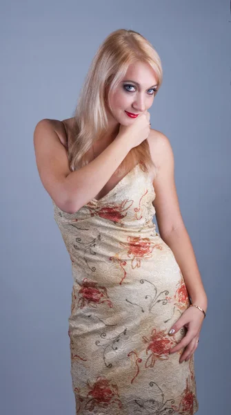 Portret Beautiful Young Lady Beige Dress — Stock Photo, Image
