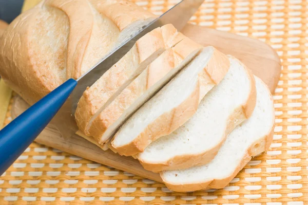 Chleb cięcia na plasterki — Zdjęcie stockowe