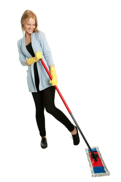 Glad kvinna ha roligt vid rengöring — Stockfoto
