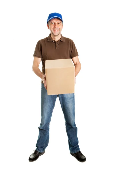 Leverans man håller förpackning låda — Stockfoto