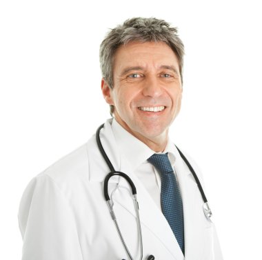 Tıp doktoru adam stetoskop ile gülümseyen