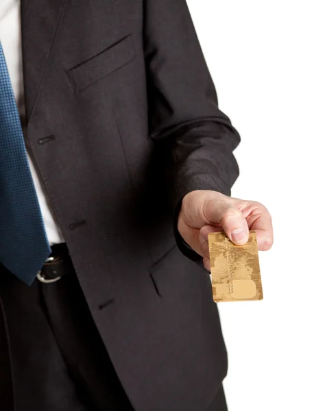 クレジット カードを保持しているビジネスマンのクローズ アップ — ストック写真