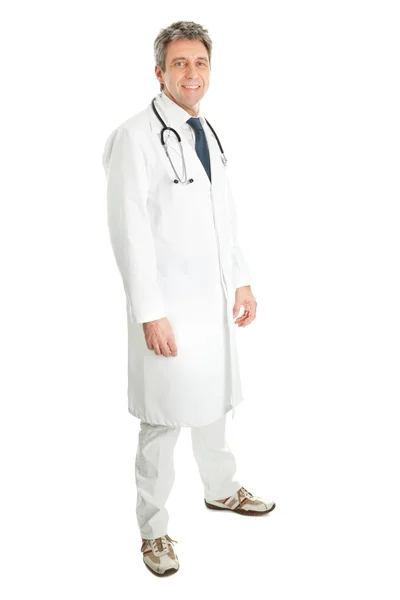 Medico sorridente uomo con stetoscopio — Foto Stock