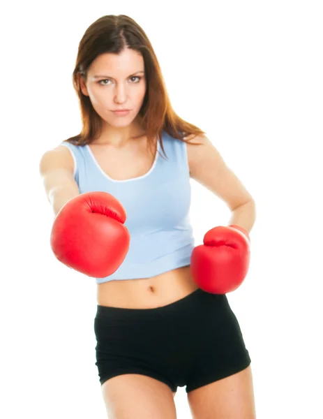 Mulher bonita praticando boxe — Fotografia de Stock