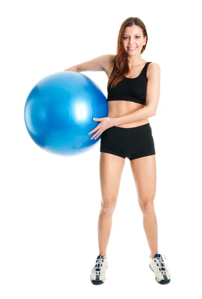 Γυναίκα καταλληλότητας που ποζάρει με την μπάλα γυμναστικής — Φωτογραφία Αρχείου