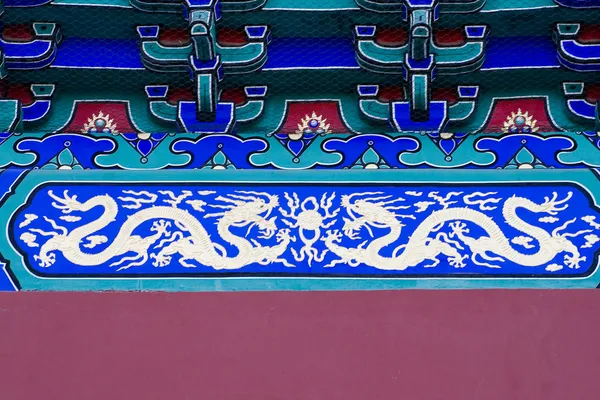 Китайская разноцветная крыша — стоковое фото