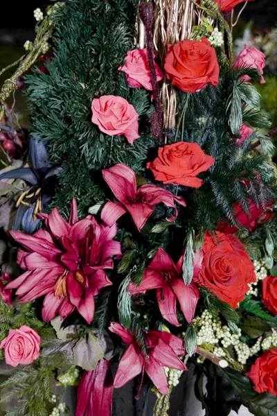 Прикрасити квітами — стокове фото