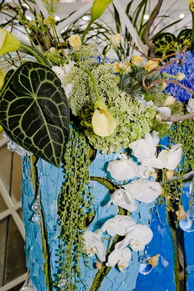 Las flores decoran —  Fotos de Stock