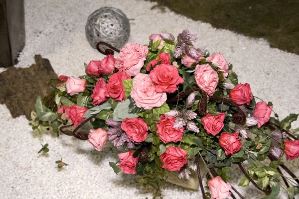 花を飾る ロイヤリティフリーのストック画像