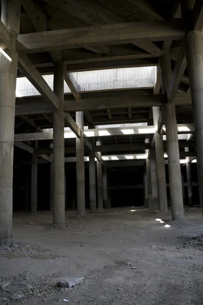Verlassener Untergrund Mit Säulen Und Sonnenlicht — Stockfoto