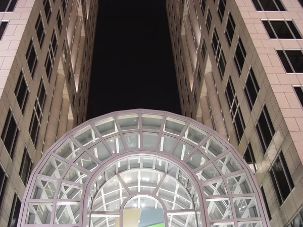 Nachtszenen Bürogebäuden Und Geschäftszentren — Stockfoto