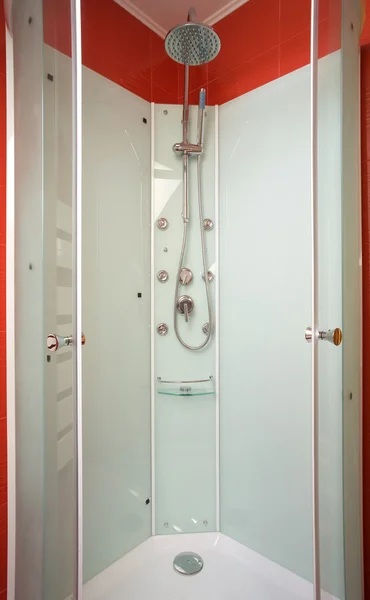 Kis Apartman Fürdőszobával Piros — Stock Fotó