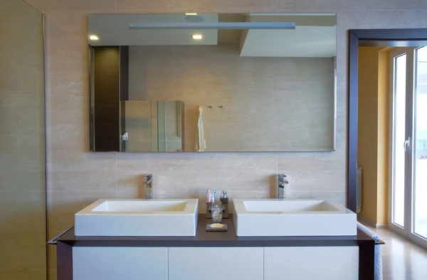 Casa Moderna Casa Banho Interior Com Mobiliário Simples Caro — Fotografia de Stock