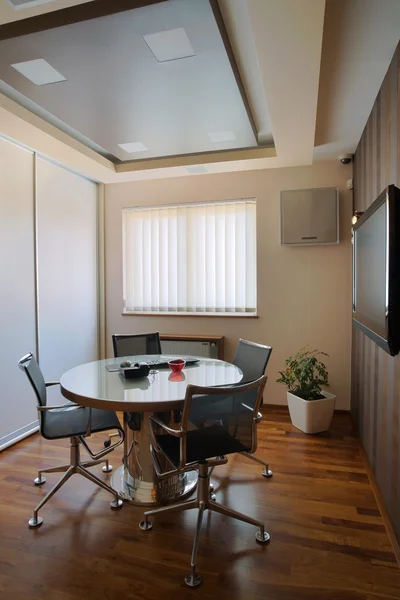 Büroinnenraum Moderne Und Einfache Möbel Und Beleuchtungseinrichtungen — Stockfoto