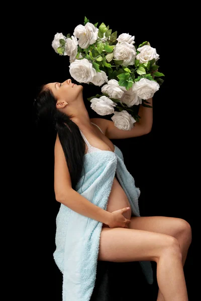 Gül ile hamile — Stok fotoğraf