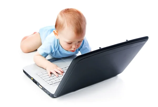 Dziecko Korzysta Laptopa Biały — Zdjęcie stockowe