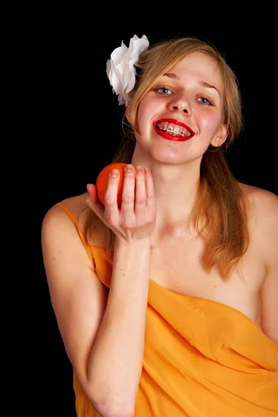 Donna con frutta — Foto Stock